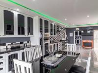  of property in Glenvista