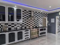  of property in Glenvista