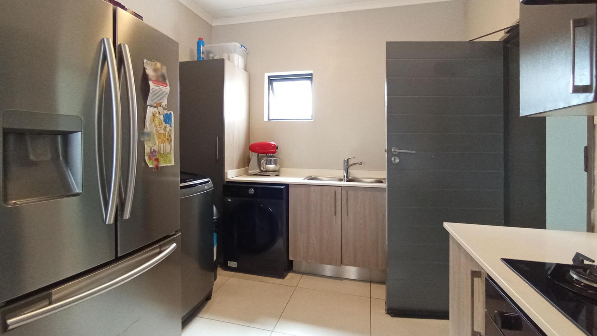 Kitchen - 14 square meters of property in Midridge Park