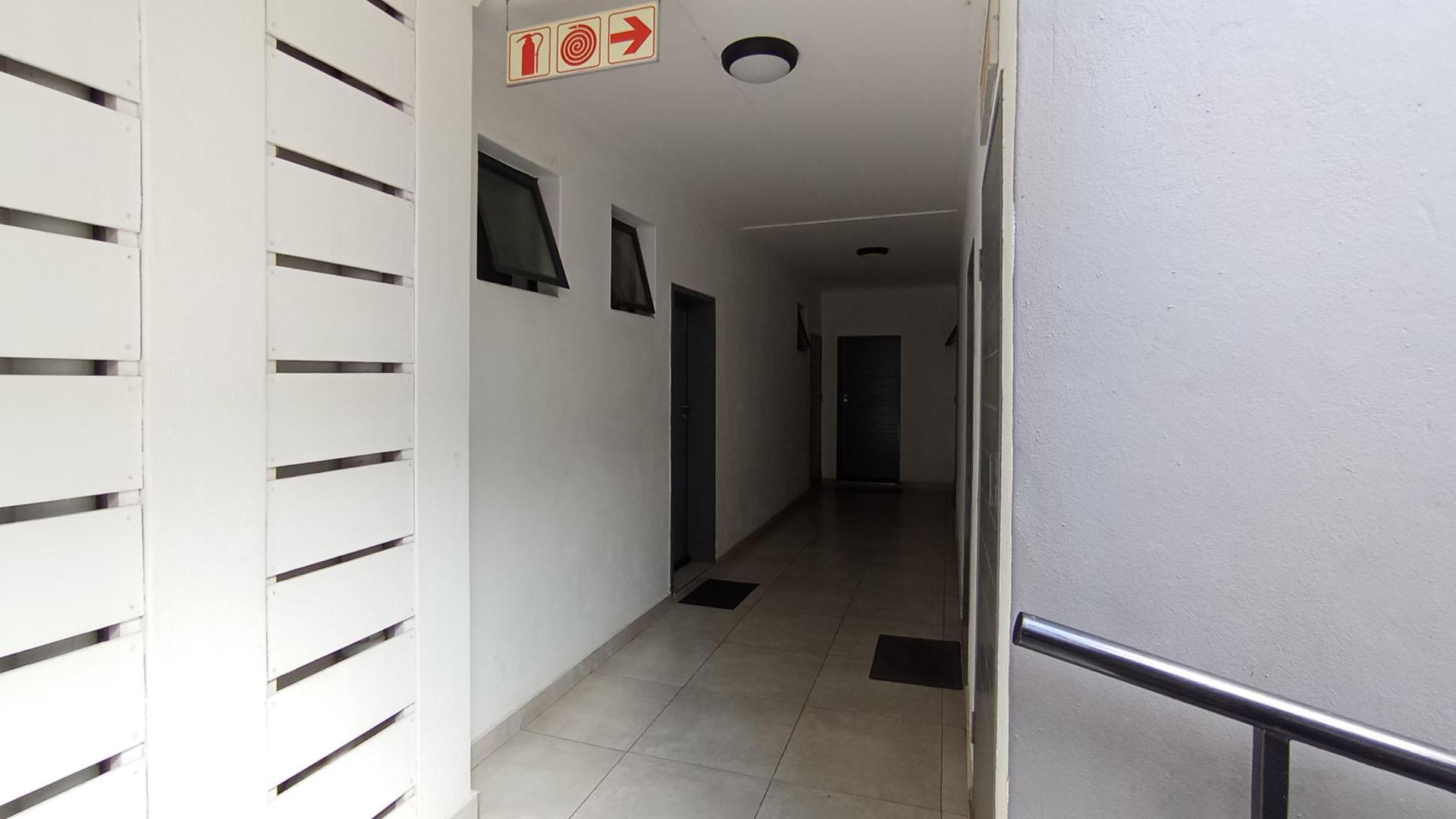 Front View of property in Midridge Park