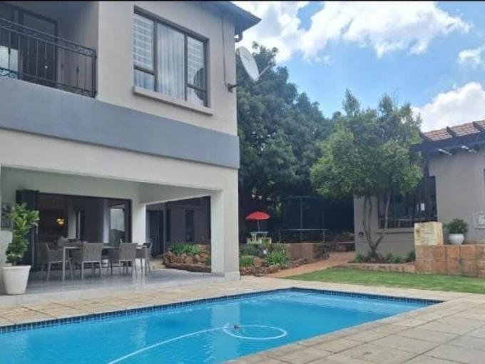 6 Bedroom House for Sale For Sale in Meyersdal - MR704488