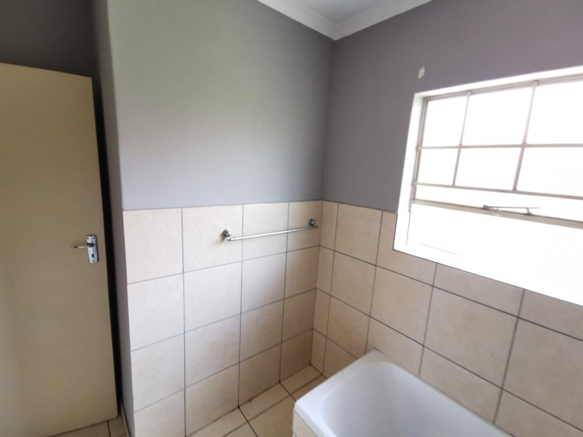  of property in Montana Tuine