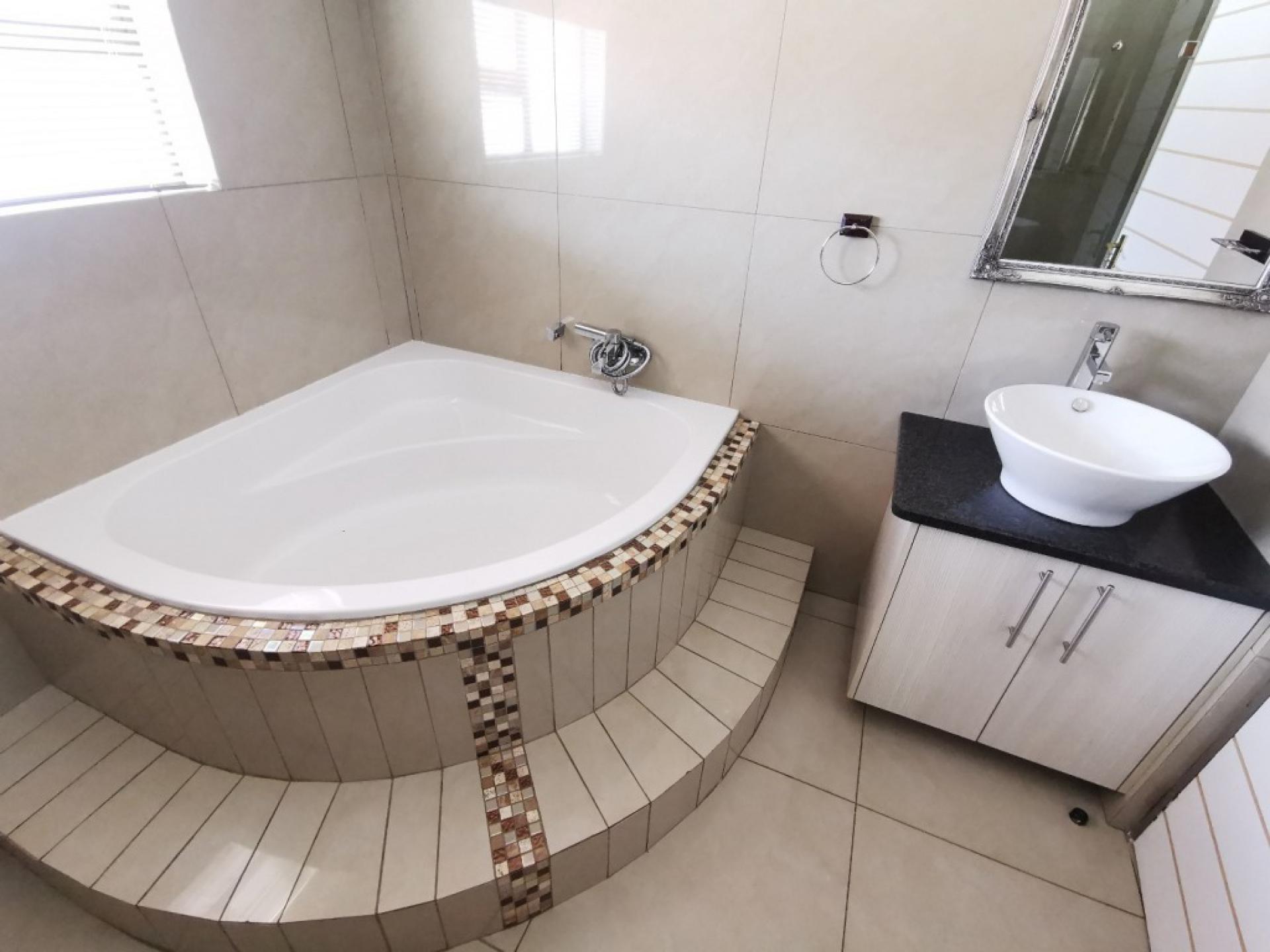  of property in Montana Park