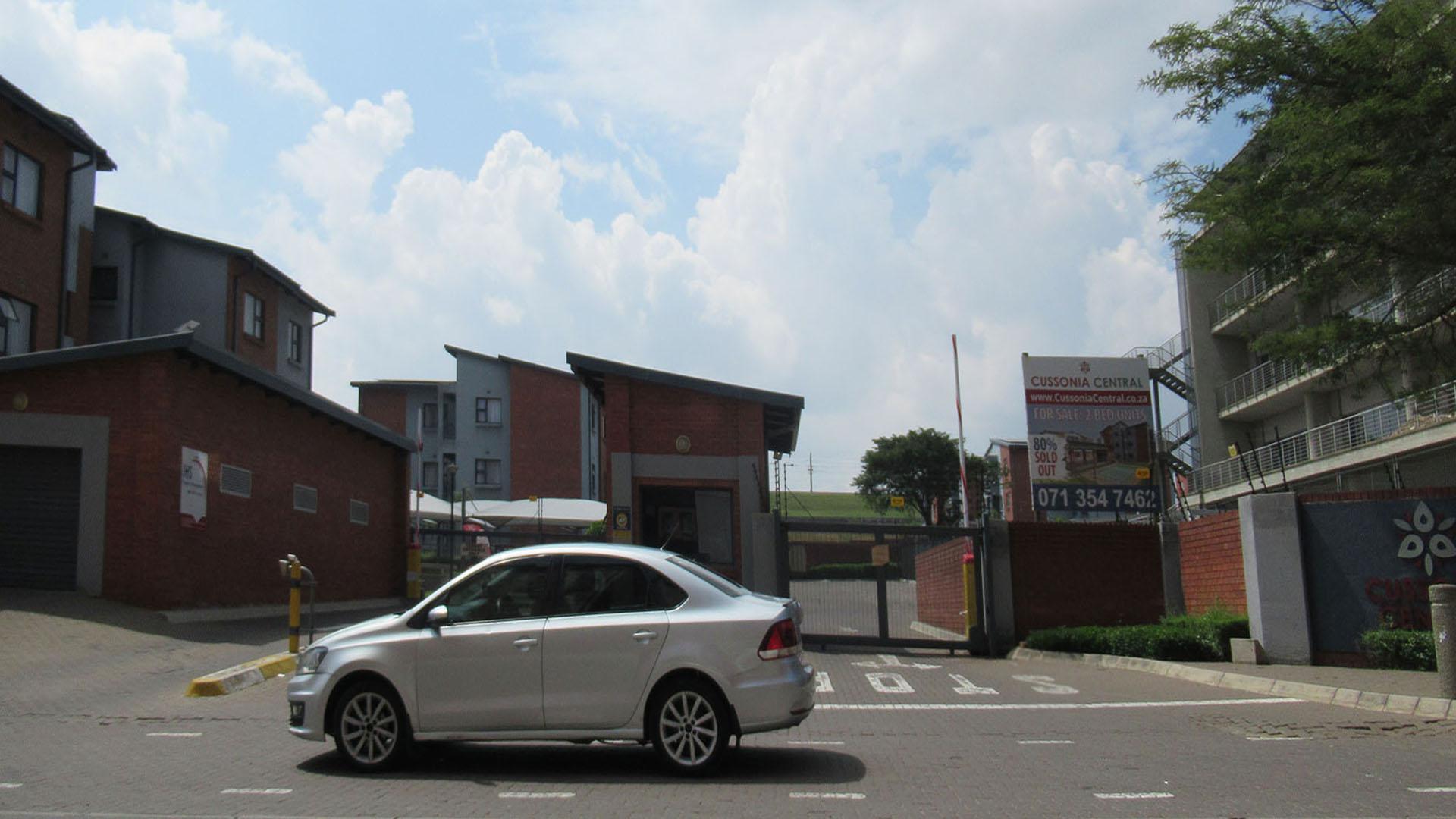 Front View of property in Grand Central