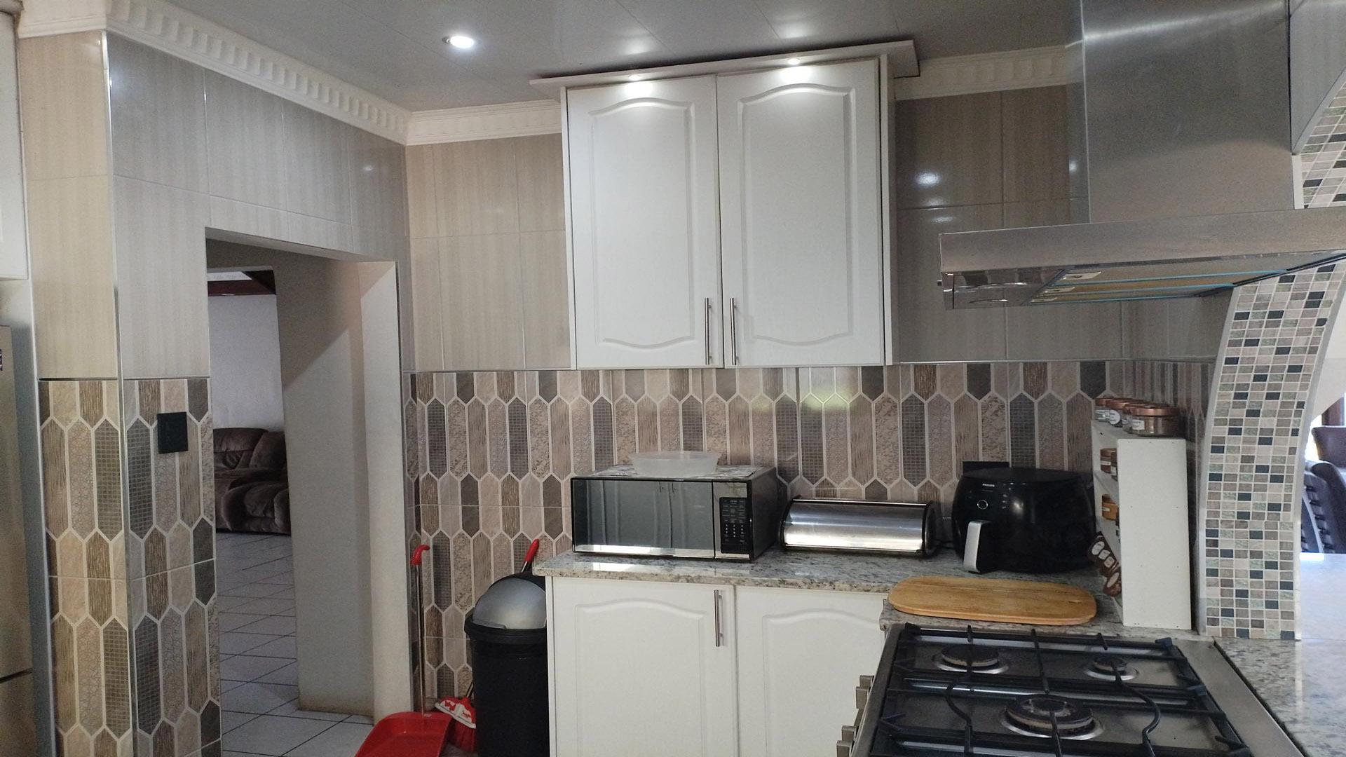Kitchen of property in Amanzimtoti 