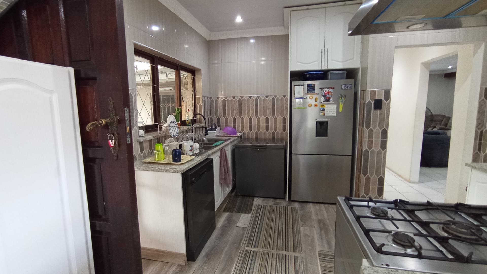 Kitchen of property in Amanzimtoti 