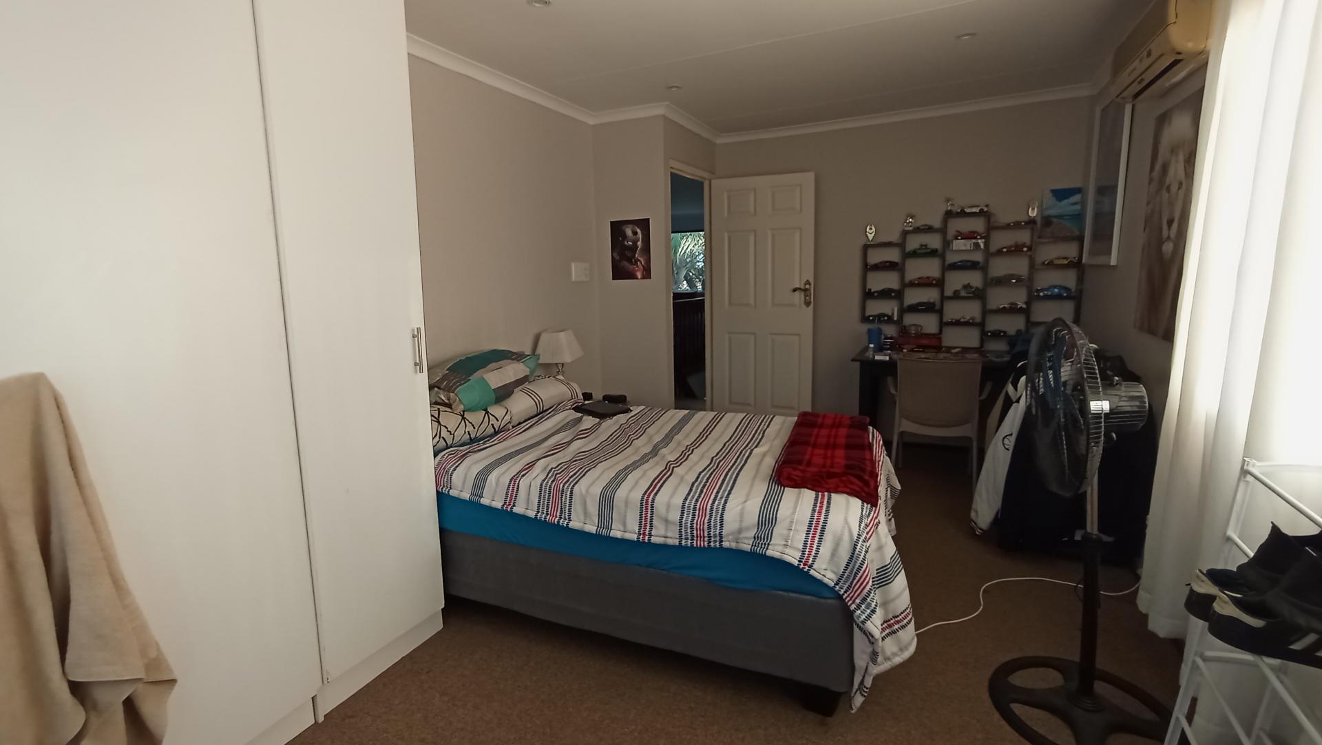 Bed Room 4 of property in Amanzimtoti 
