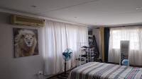 Bed Room 3 of property in Amanzimtoti 