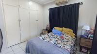 Bed Room 1 of property in Amanzimtoti 
