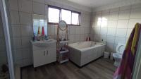 Bathroom 3+ of property in Amanzimtoti 