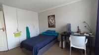 Bed Room 2 of property in Amanzimtoti 