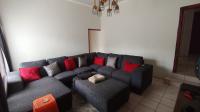 Lounges - 16 square meters of property in Amanzimtoti 