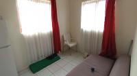 Bed Room 2 - 12 square meters of property in Amanzimtoti 
