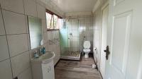 Bathroom 2 - 8 square meters of property in Amanzimtoti 