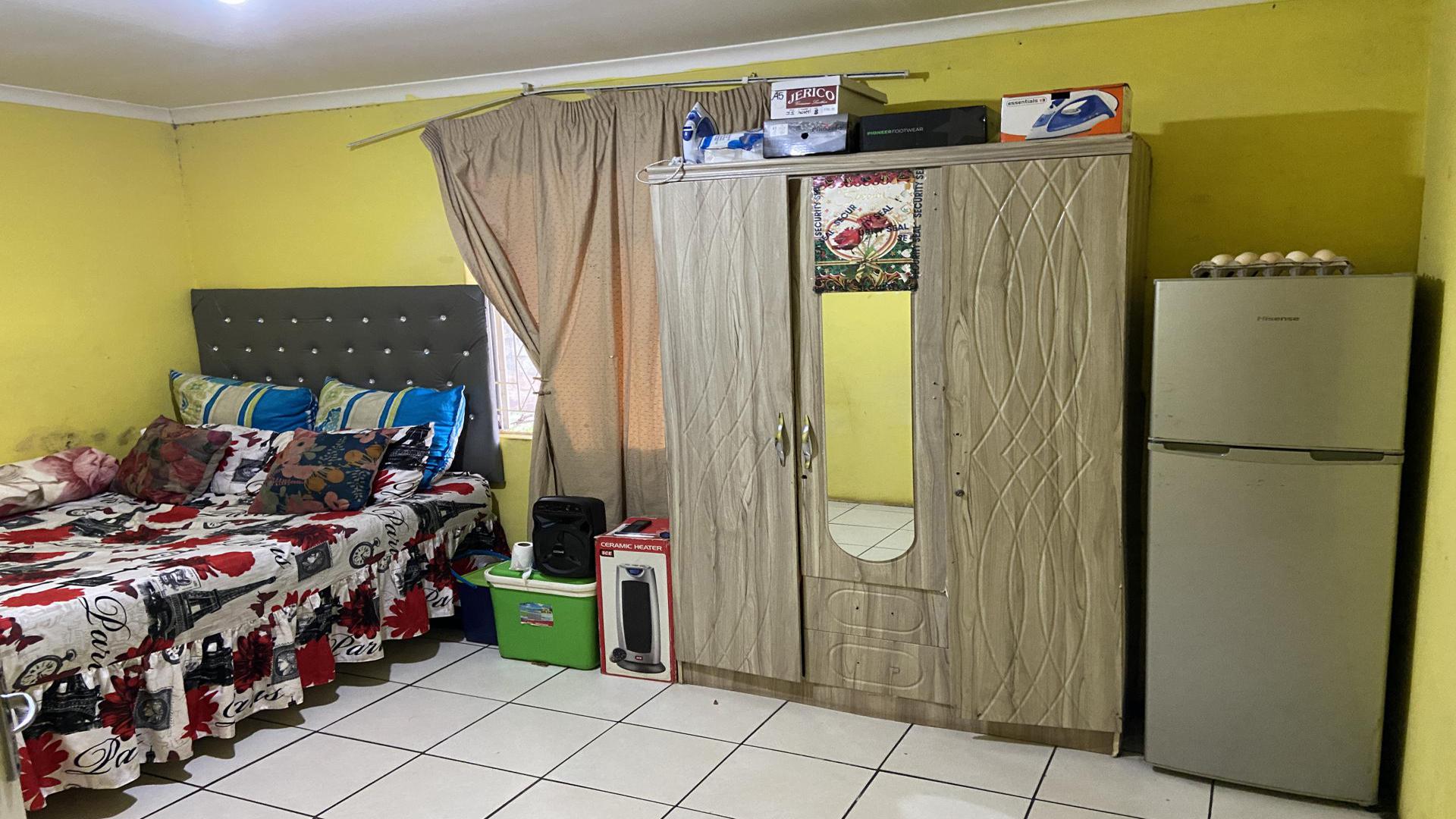 Bed Room 1 of property in Pietermaritzburg (KZN)