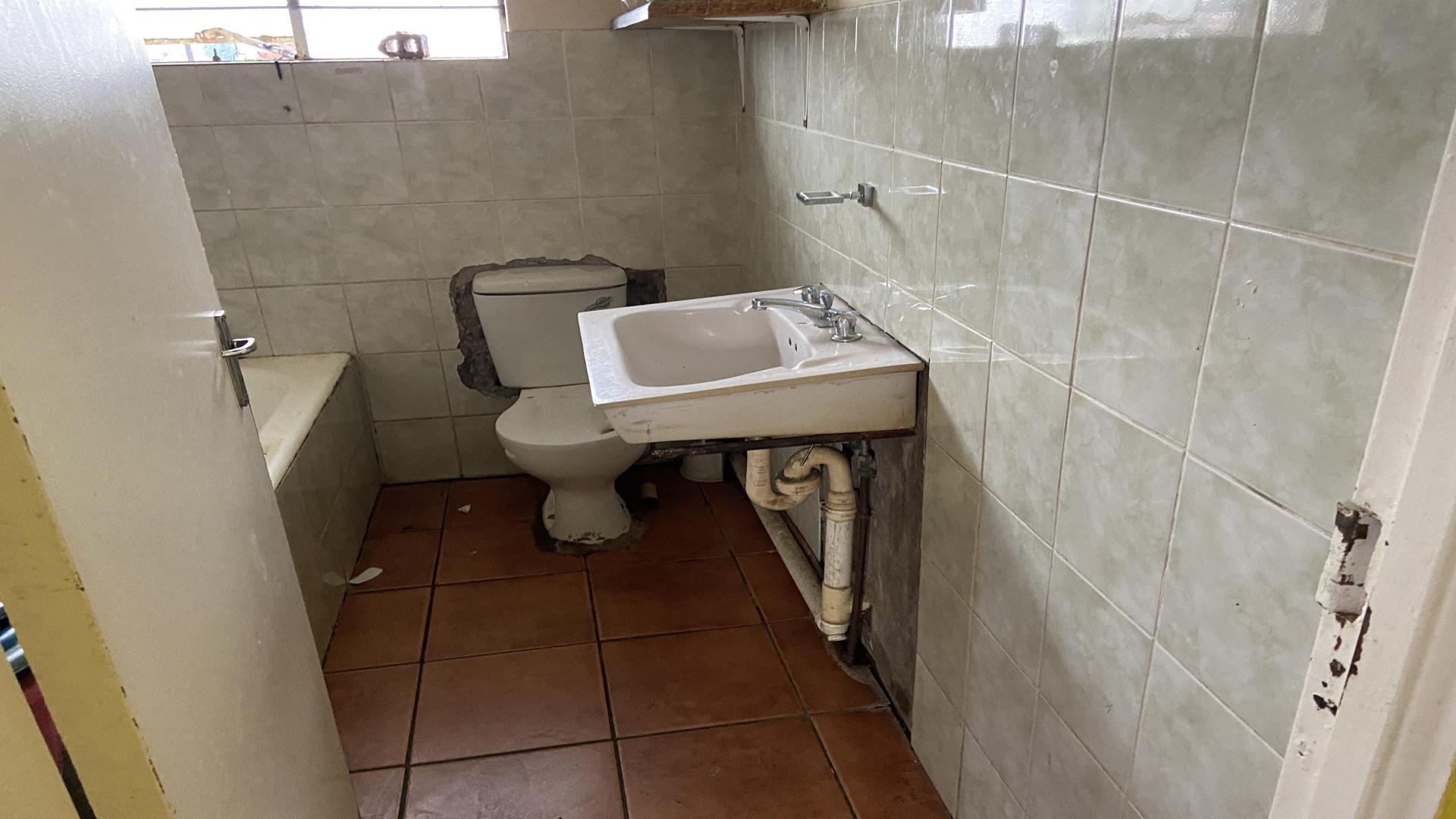 Bathroom 1 of property in Pietermaritzburg (KZN)
