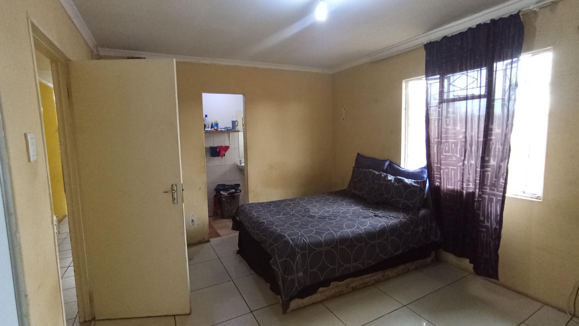 Main Bedroom - 20 square meters of property in Pietermaritzburg (KZN)