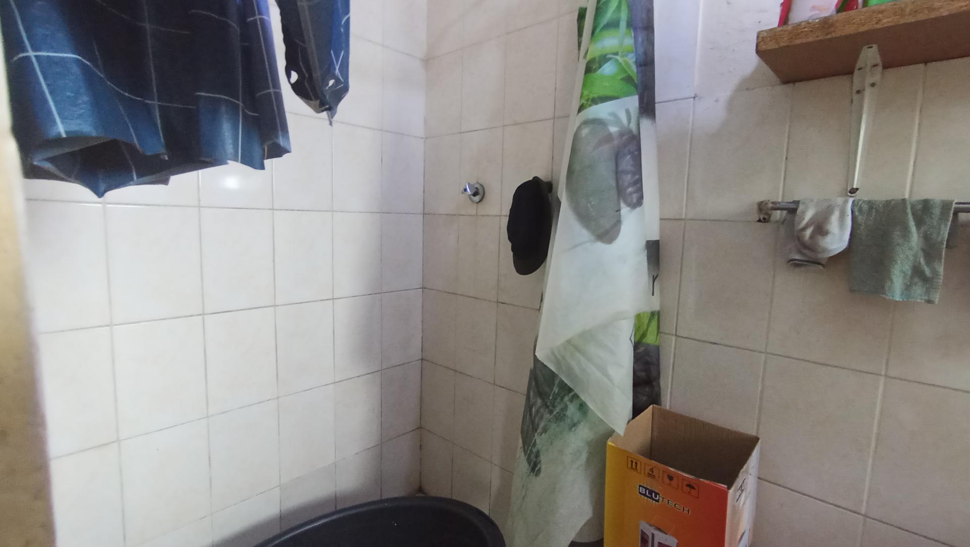 Main Bathroom - 5 square meters of property in Pietermaritzburg (KZN)