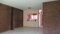 Lounges - 35 square meters of property in Vereeniging