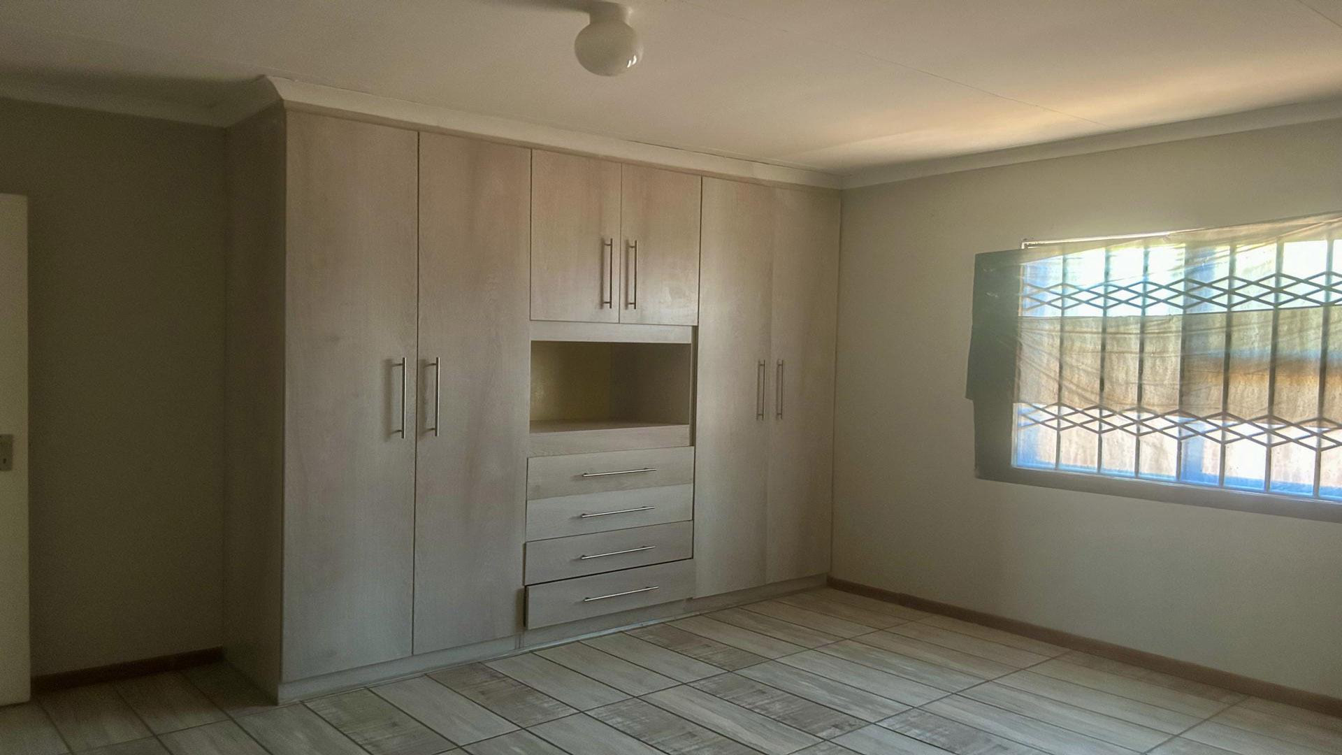 Bed Room 1 of property in Morning Glory