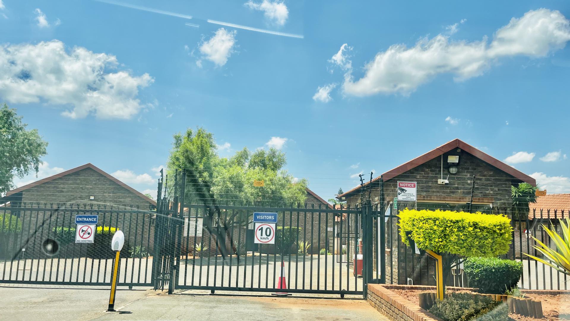 Front View of property in The Orchards