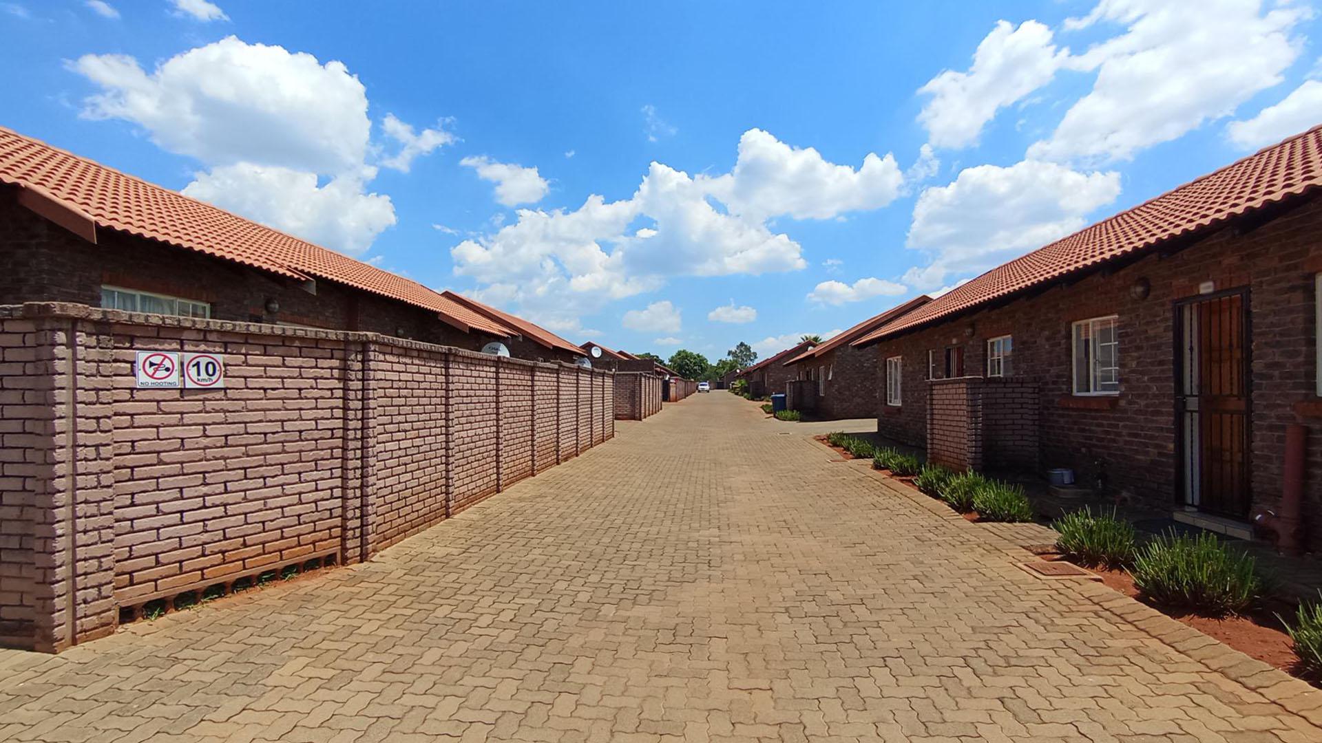 Front View of property in The Orchards