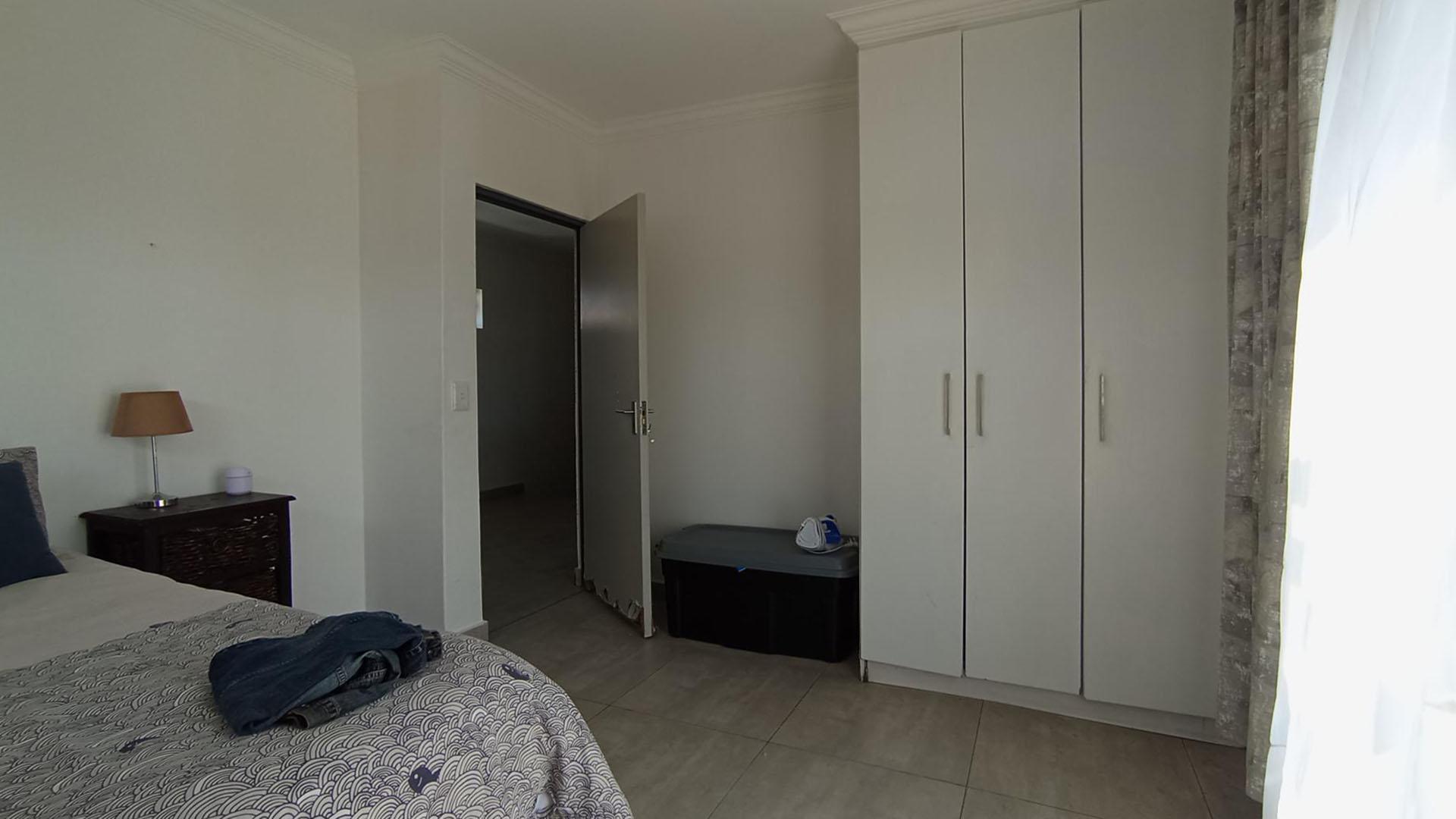 Bed Room 1 - 13 square meters of property in Rua Vista