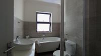 Bathroom 1 - 6 square meters of property in Rua Vista
