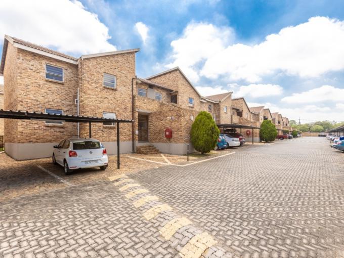 2 Bedroom Simplex for Sale For Sale in Honeydew - MR704641