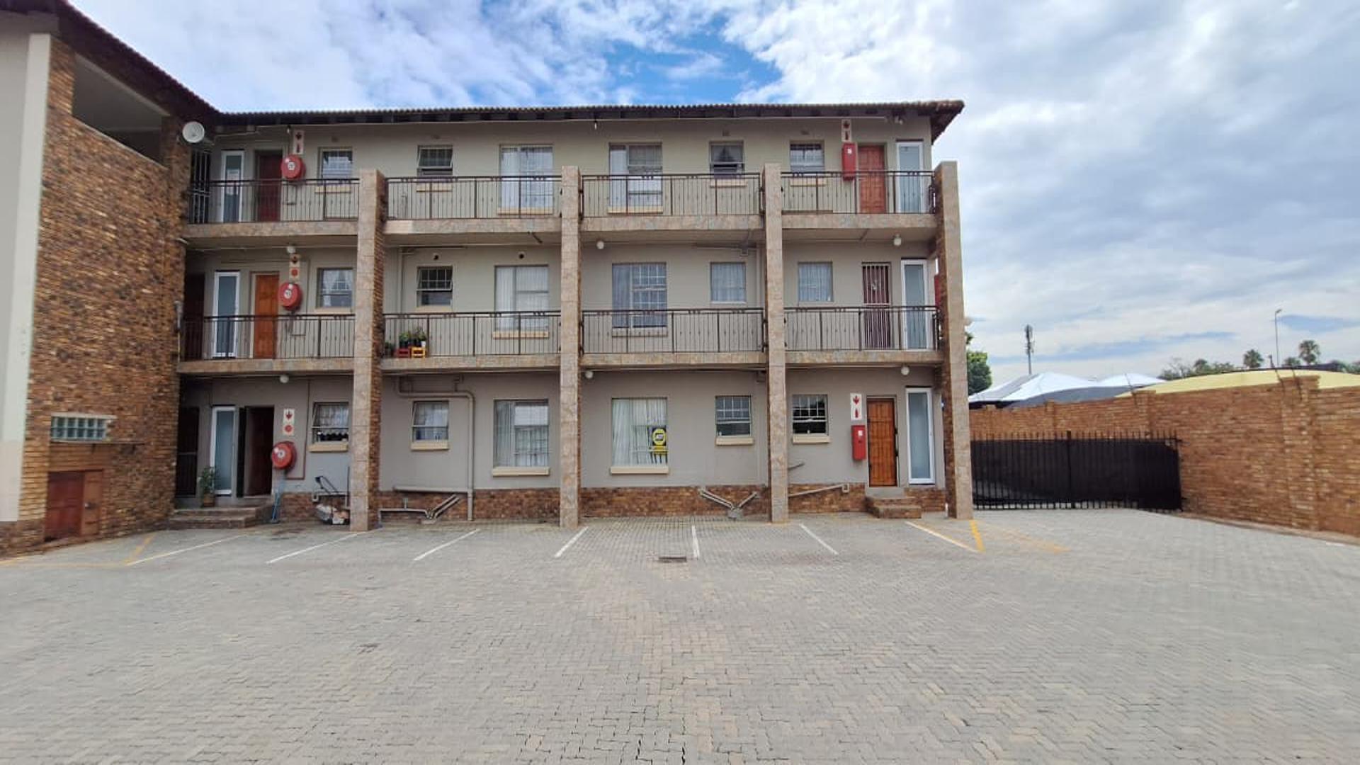 Front View of property in Ravenswood