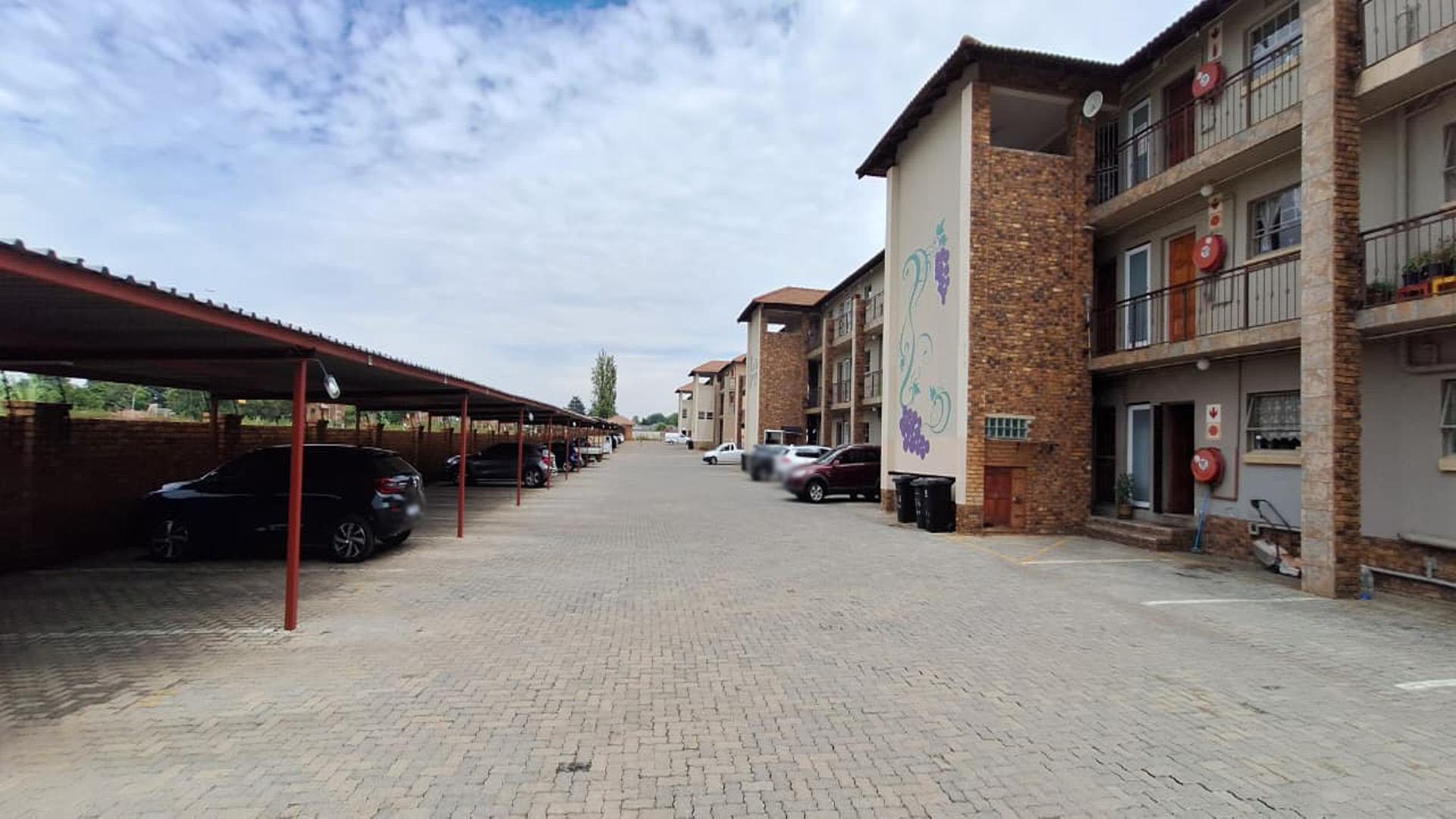 Front View of property in Ravenswood