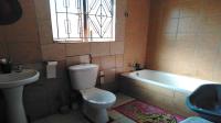 Bathroom 1 of property in Mahube Valley