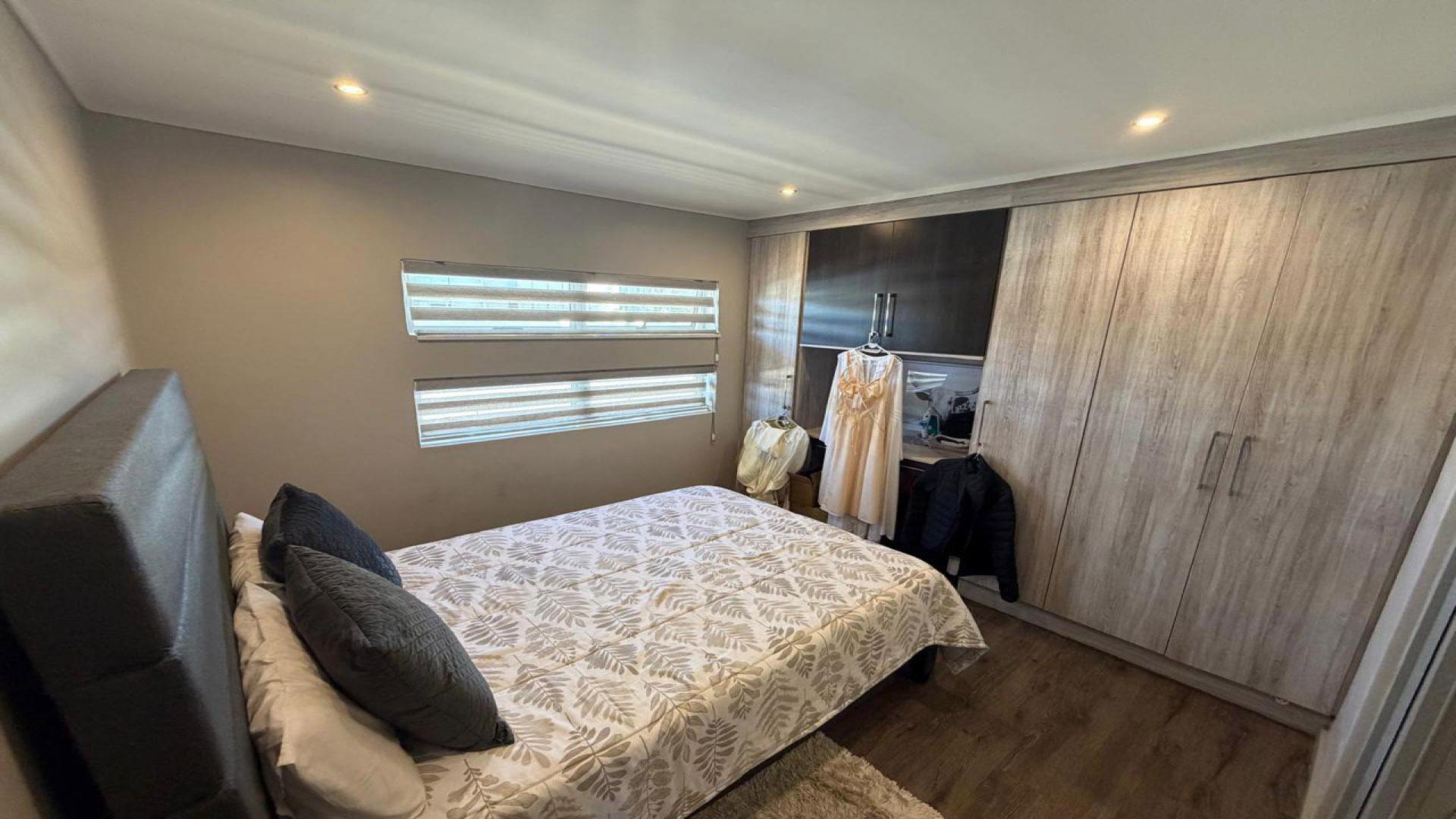 Bed Room 2 of property in Bendor