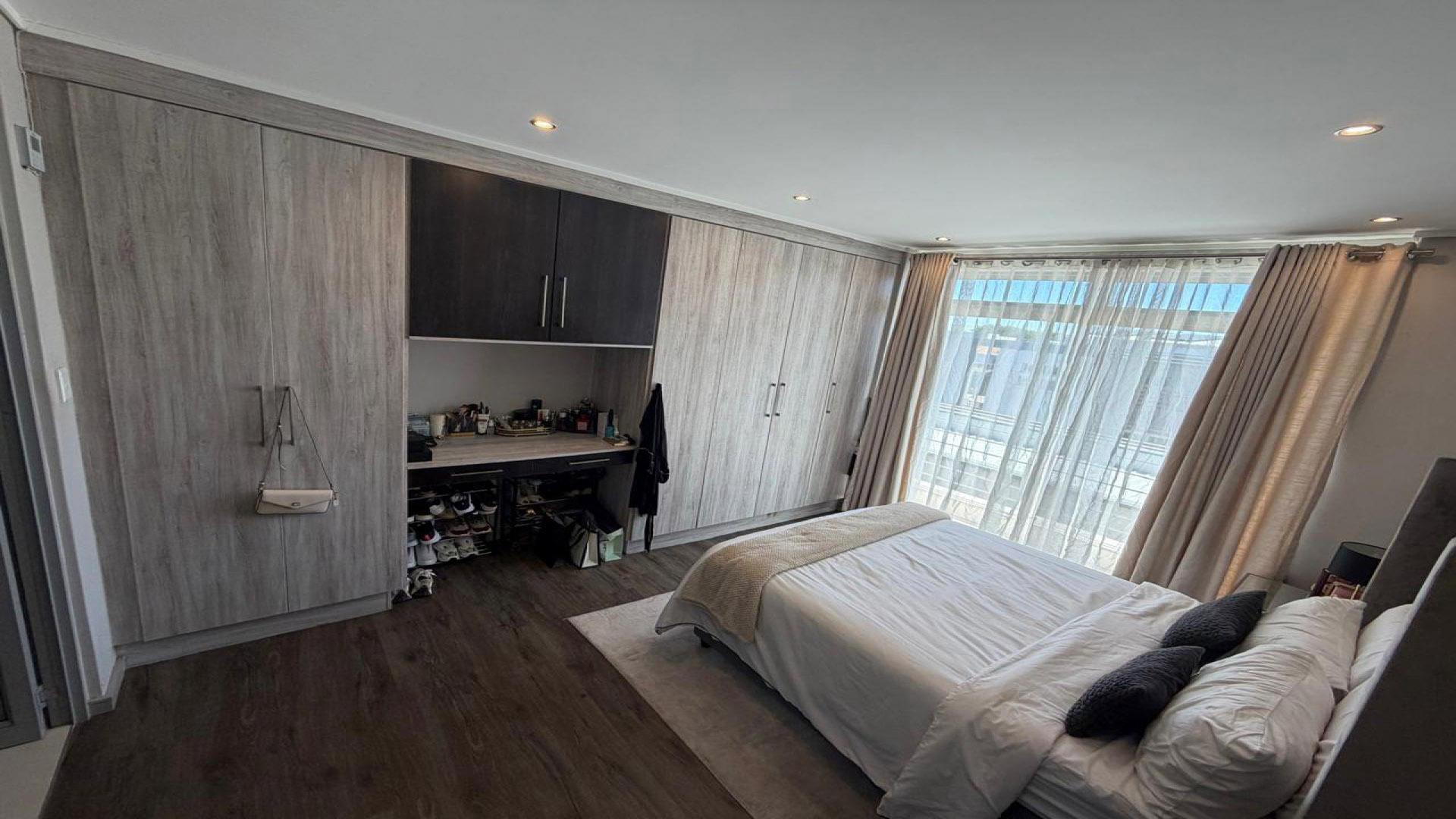 Bed Room 1 of property in Bendor