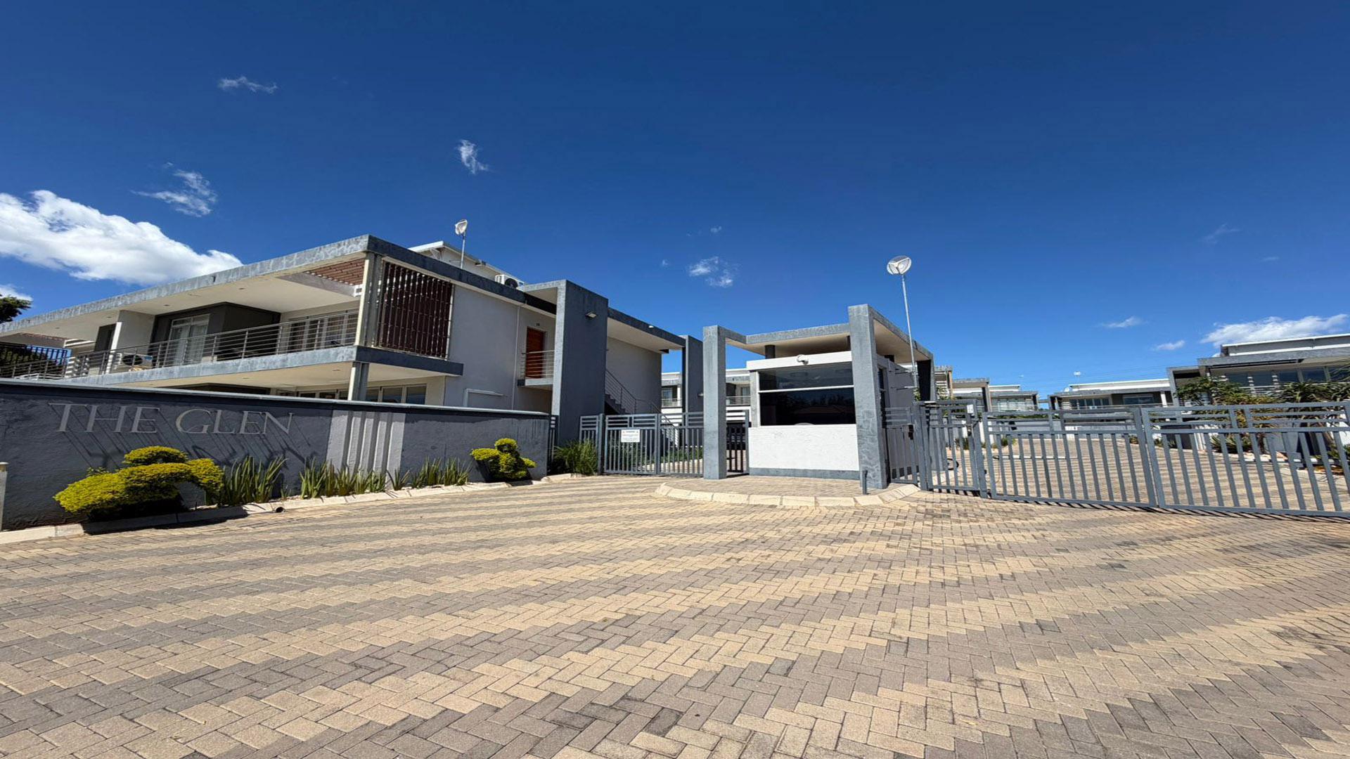 Front View of property in Bendor