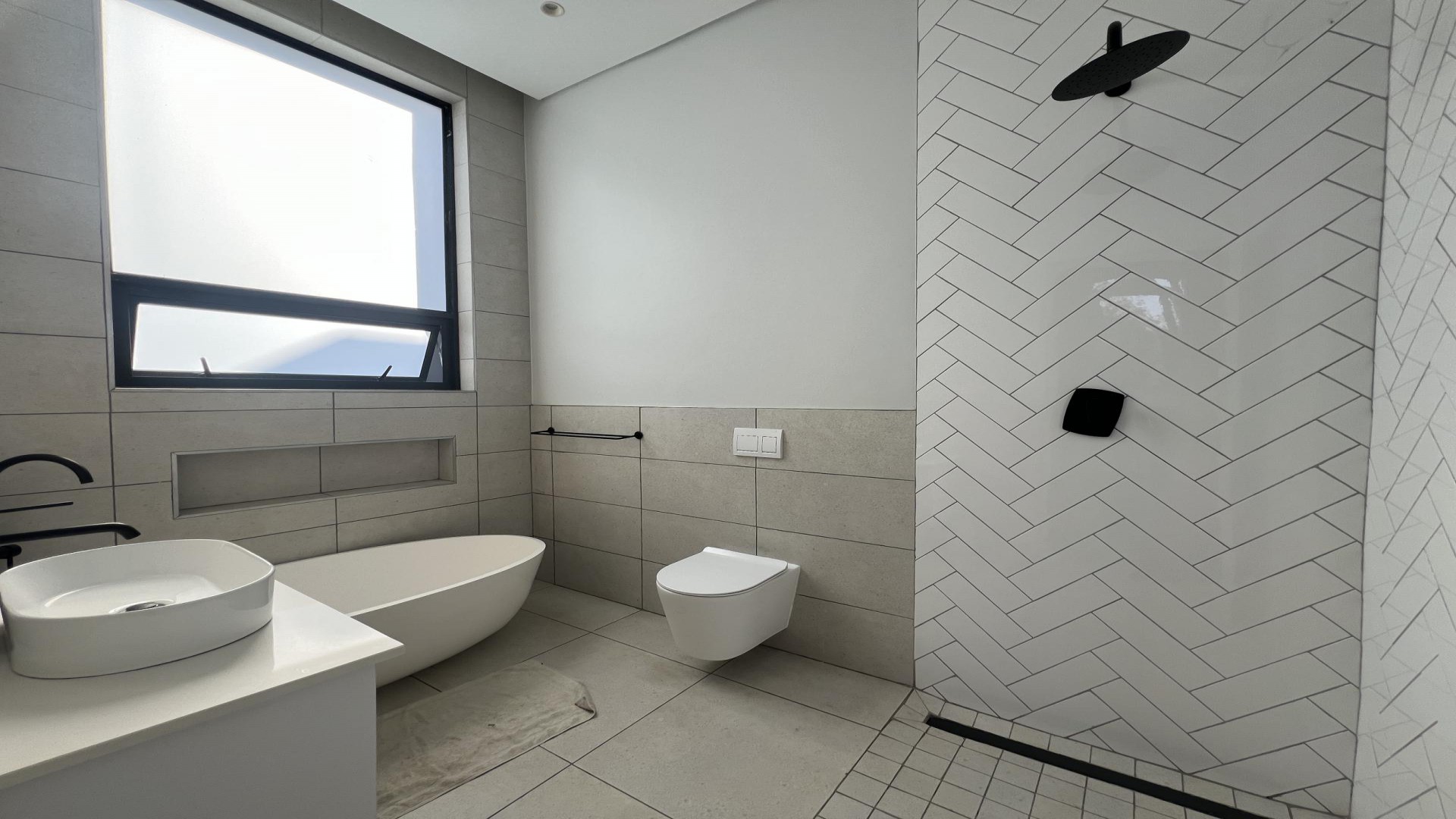 Bathroom 2 of property in Riverglen
