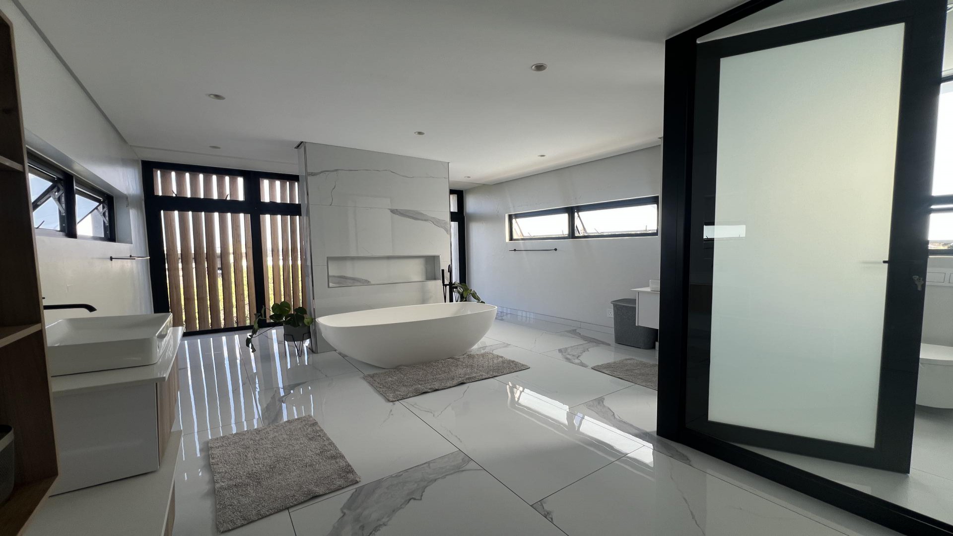 Bathroom 3+ of property in Riverglen