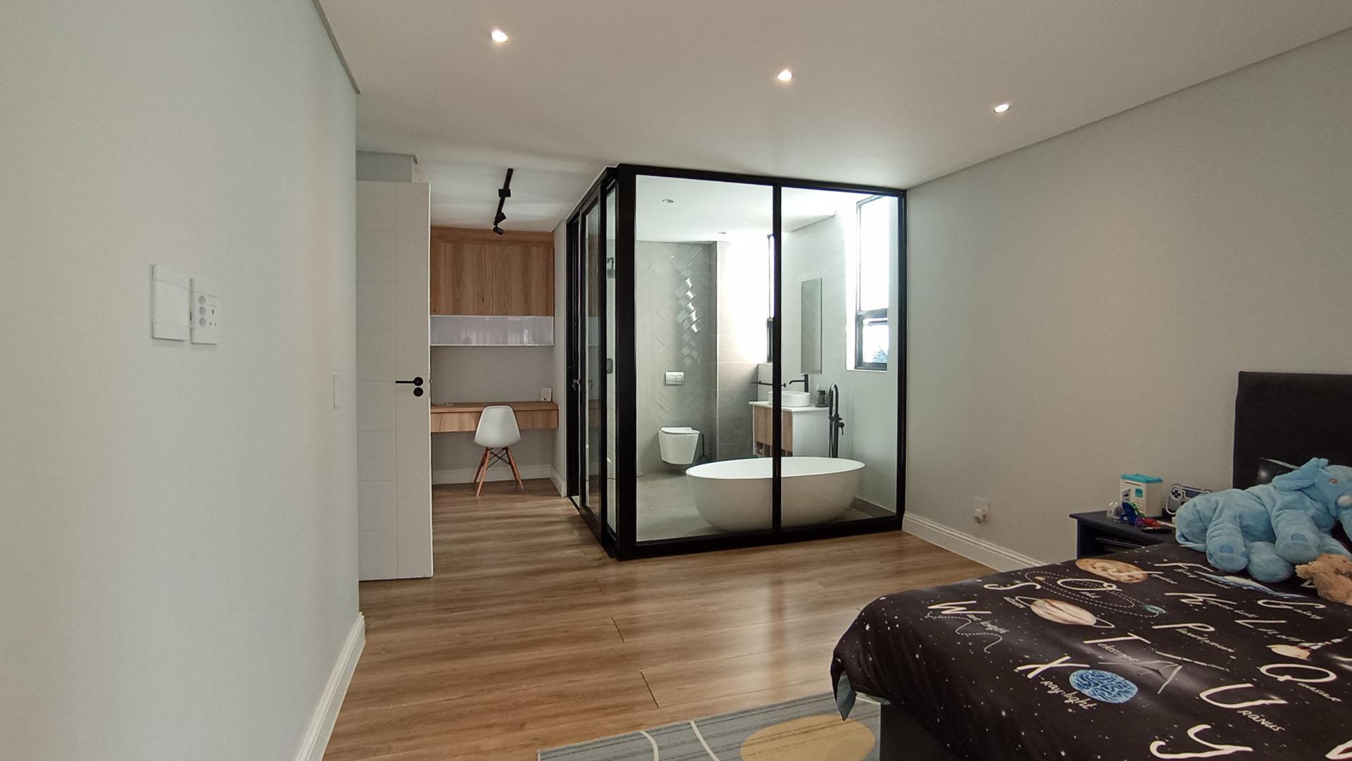 Bed Room 3 - 25 square meters of property in Riverglen