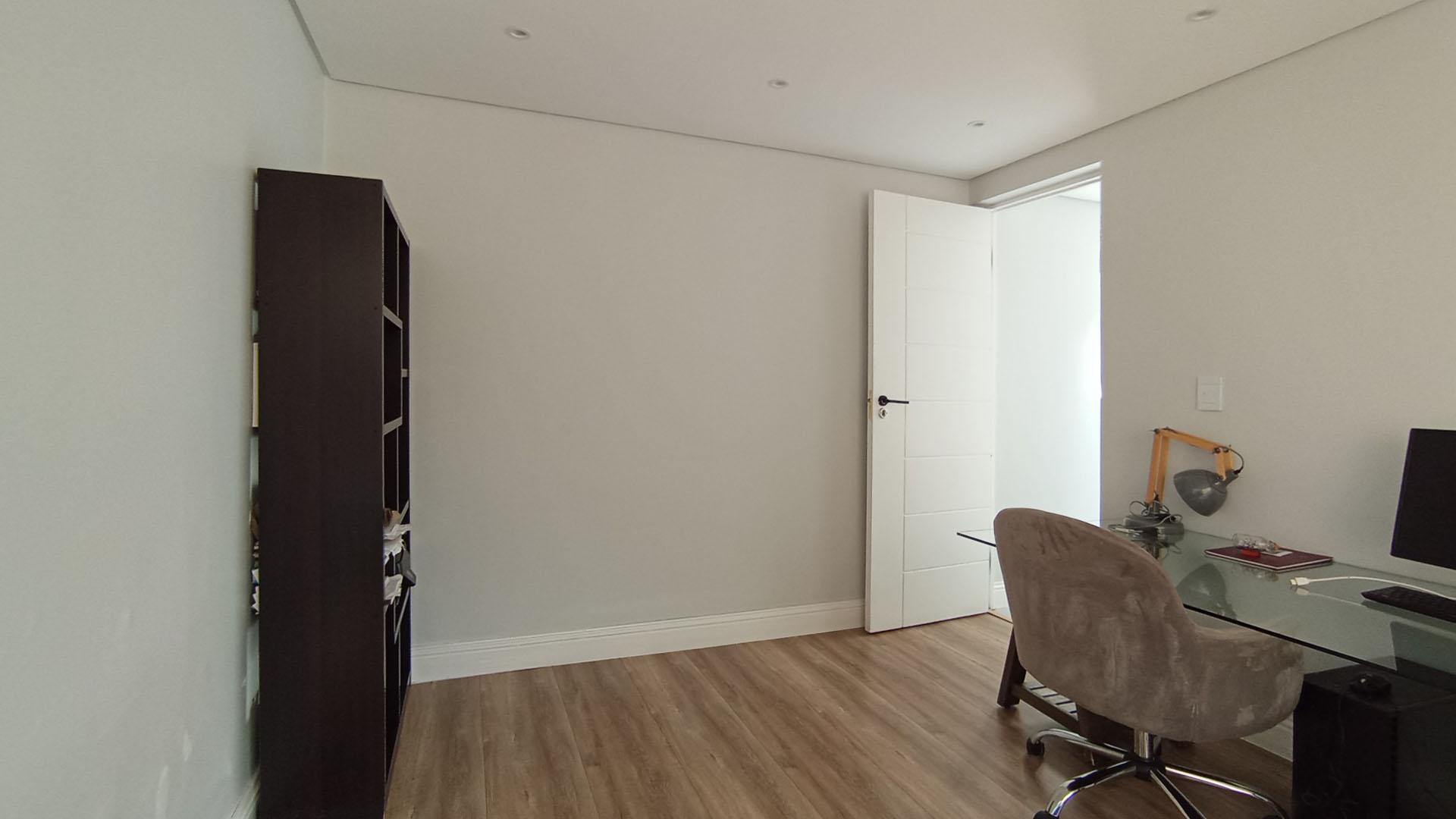Study - 14 square meters of property in Riverglen