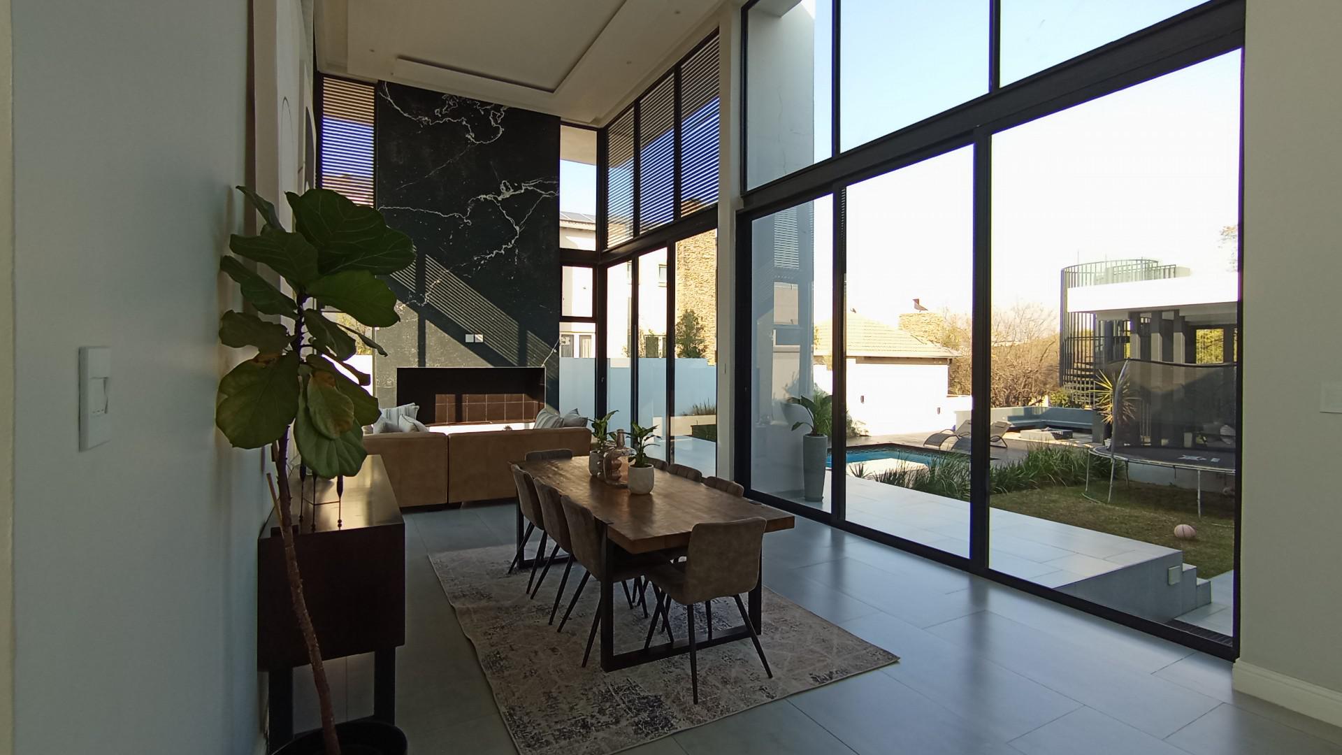 Dining Room - 24 square meters of property in Riverglen