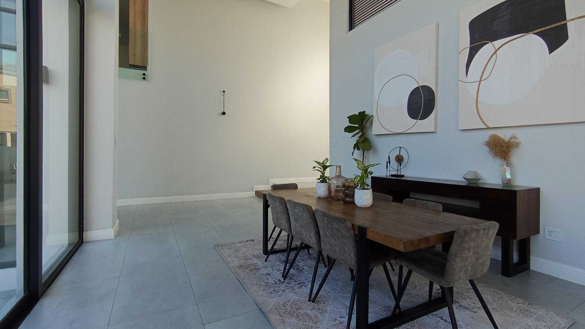 Dining Room - 24 square meters of property in Riverglen