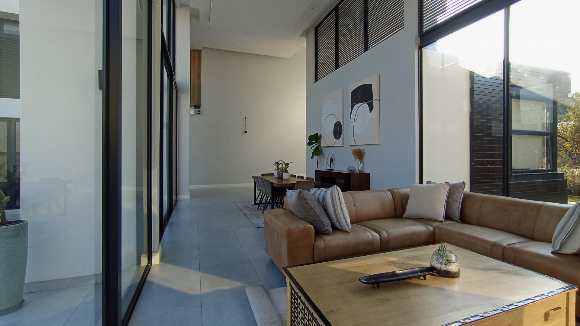 Lounges - 86 square meters of property in Riverglen