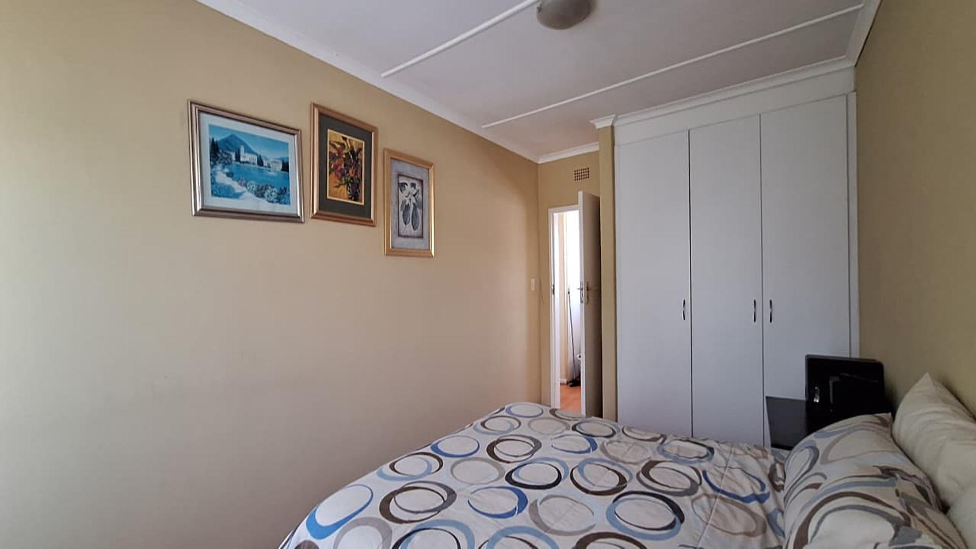 Bed Room 1 - 16 square meters of property in Lyndhurst
