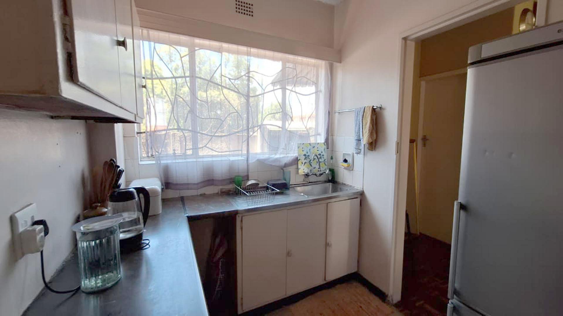 Kitchen - 10 square meters of property in Lyndhurst