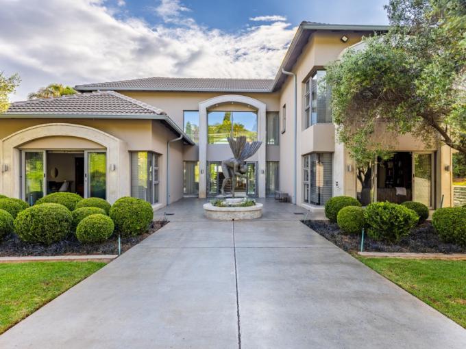 5 Bedroom House for Sale For Sale in Waterkloof Ridge - MR704765