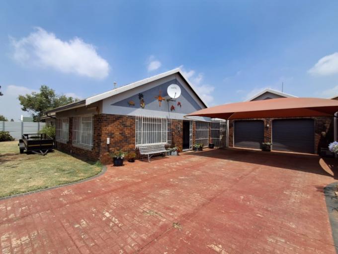 4 Bedroom House for Sale For Sale in Nigel - MR704773