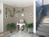  of property in Glenvista