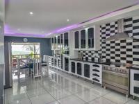  of property in Glenvista