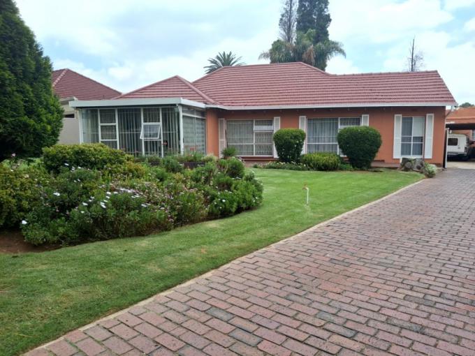 6 Bedroom House for Sale For Sale in Rewlatch - MR704803