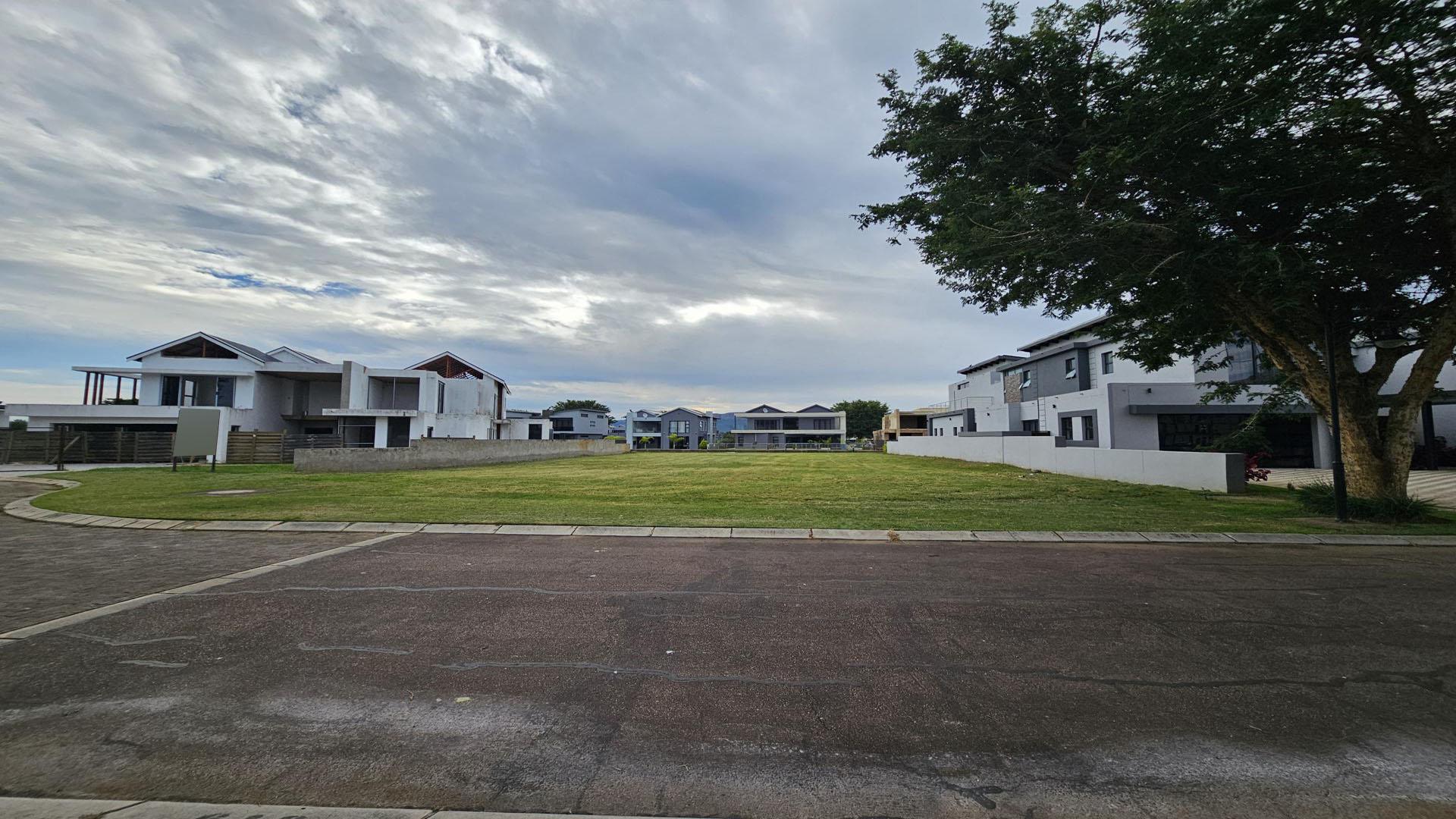 Front View of property in The Islands Estate